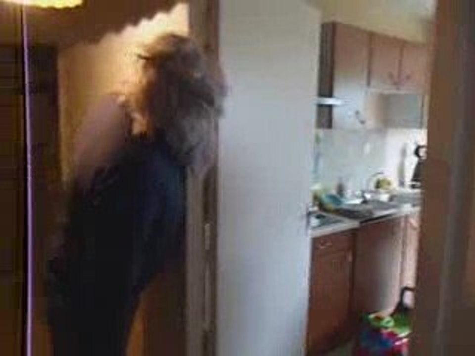 le Père Fouras fait peur a Chantal !!!!!