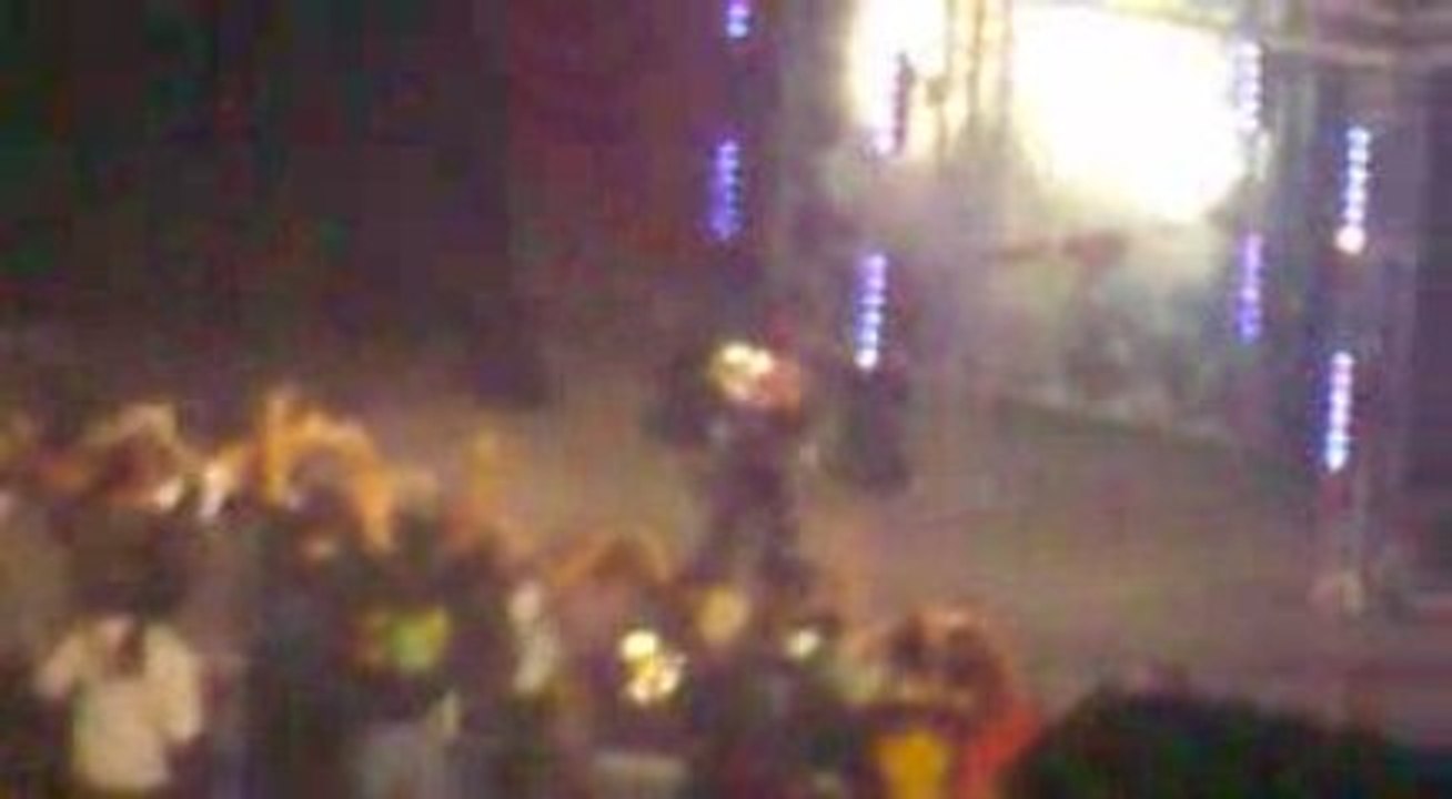 MATT HARDY entrance catch Paris Bercy le 26/09/09