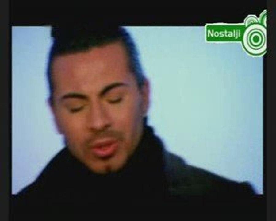Rober Hatemo - BENSIZ ÖLMEK YOKTU video klip KRAL TV 2011