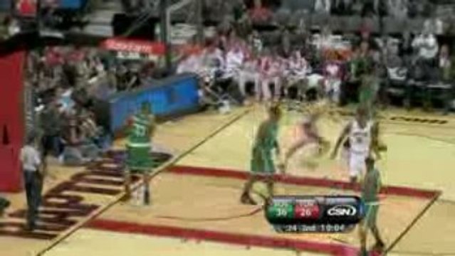 NBA Marco Belinelli hits Andrea Bargnani for the nice slam