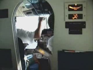 Vues aeriennes des iles Maldiviennes  Atterissage a Rihiveli