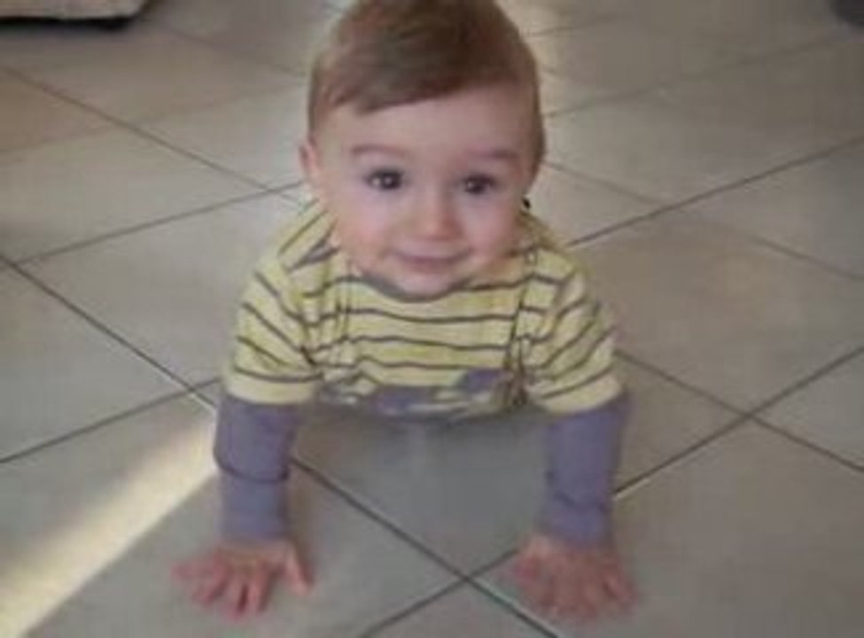 Samuel à 4 pattes