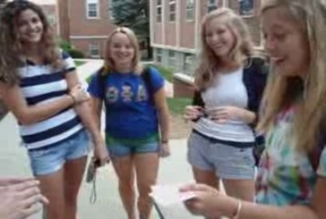 Amazing Card Trick -  2 Card Monte Street Con - David Icon