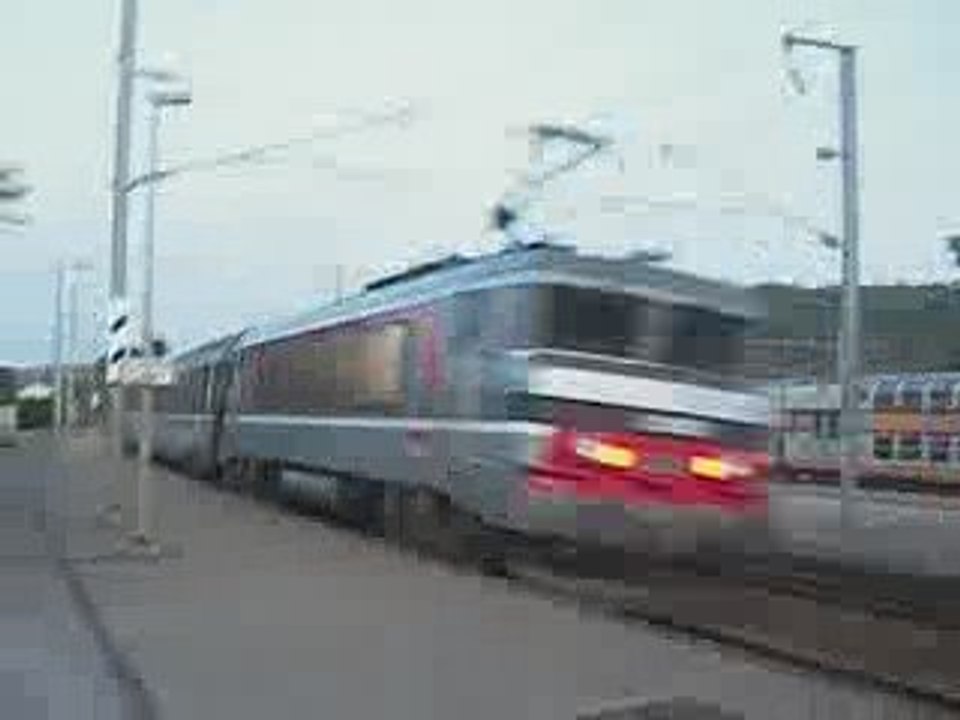 Passage CIC Réversible avec BB15000 en queue à Serquigny