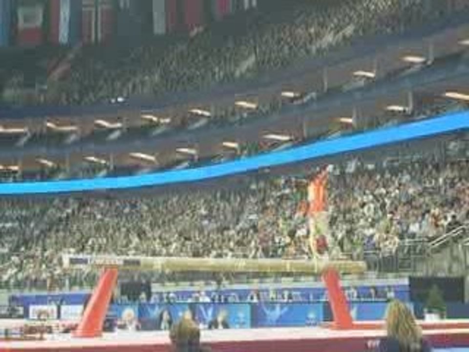 CM Londres 2009 Finale Poutre GAF Deng Linlin (CHN)