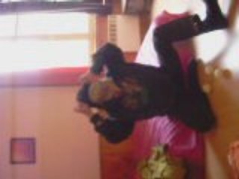 mamat entrain de jongler sur danakil filmer par morgane