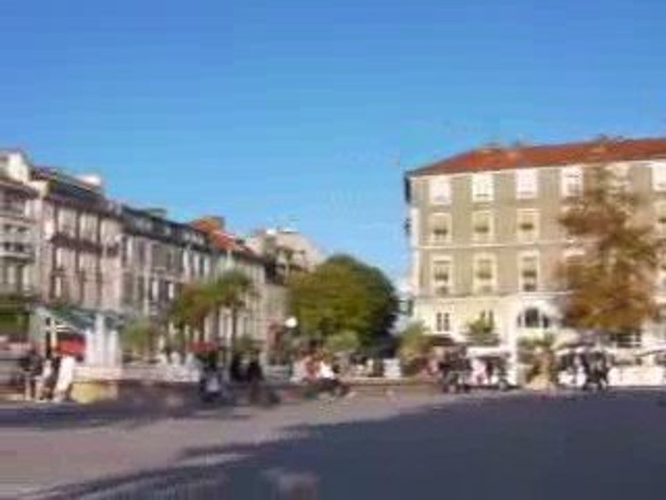 à Pau il fait tj beau...même en octobre! ( pl.Clemenceau)