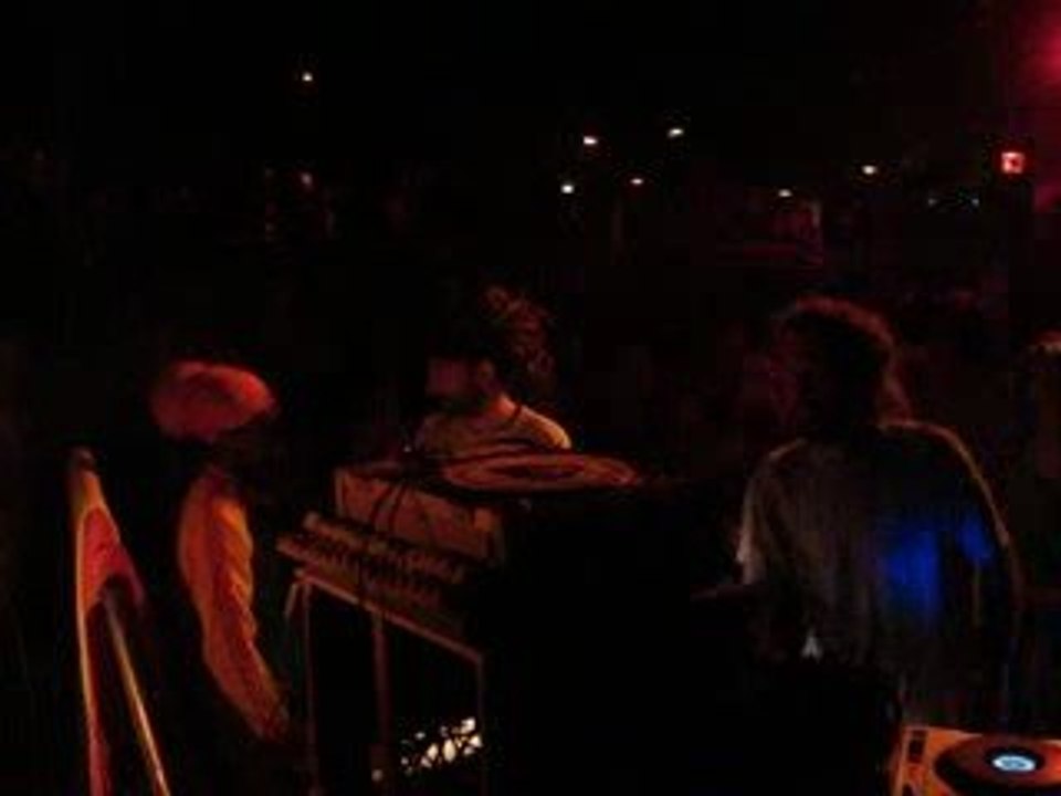 dub station 17 - PARIS - Trabendo