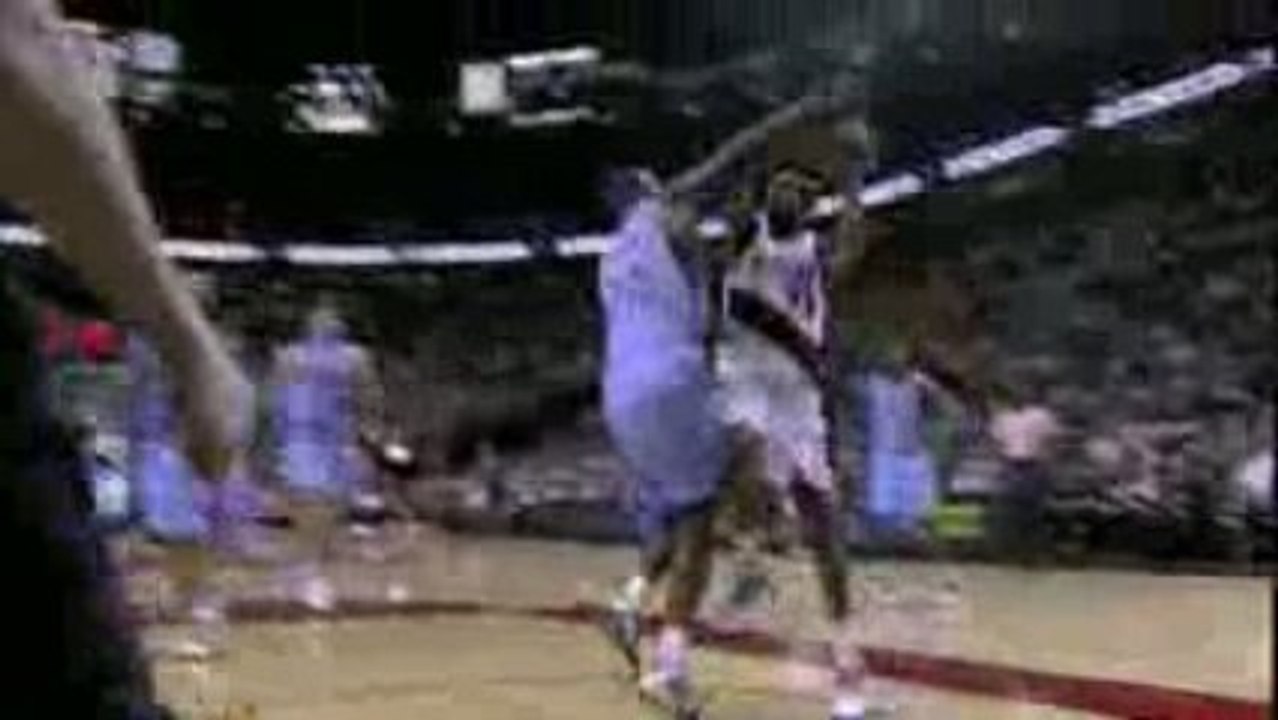 NBA Martell Webster blocks Kyrylo Fesenko and then runs down