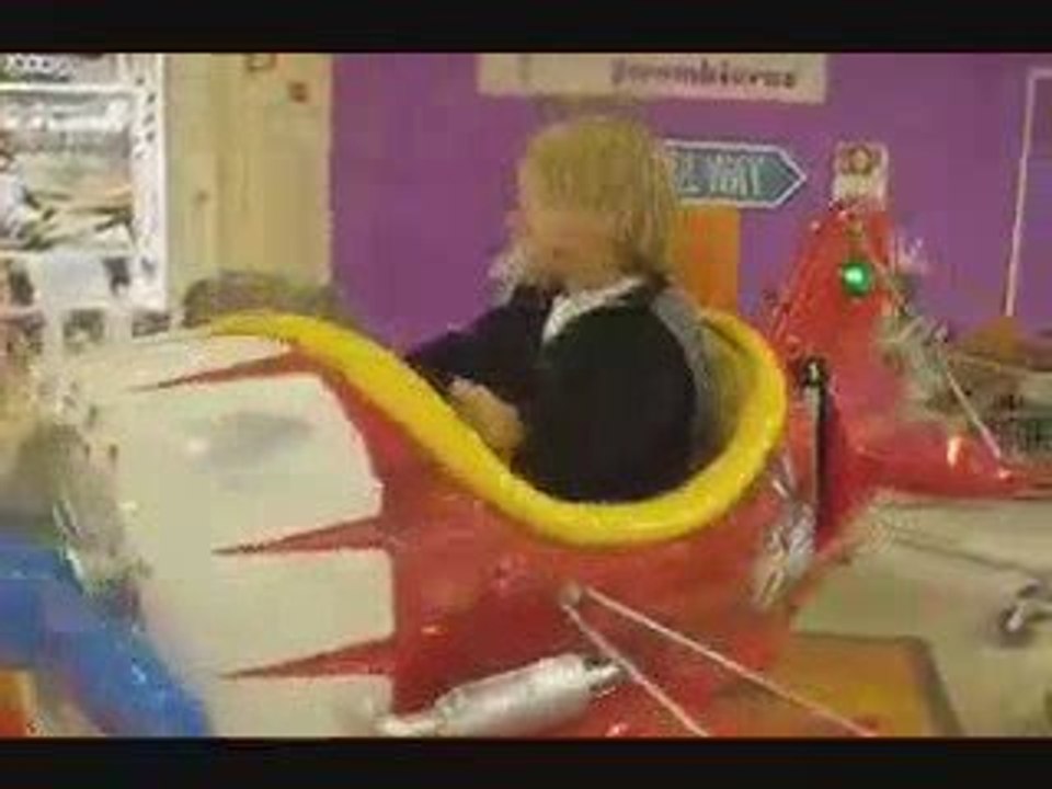 Nino en avion