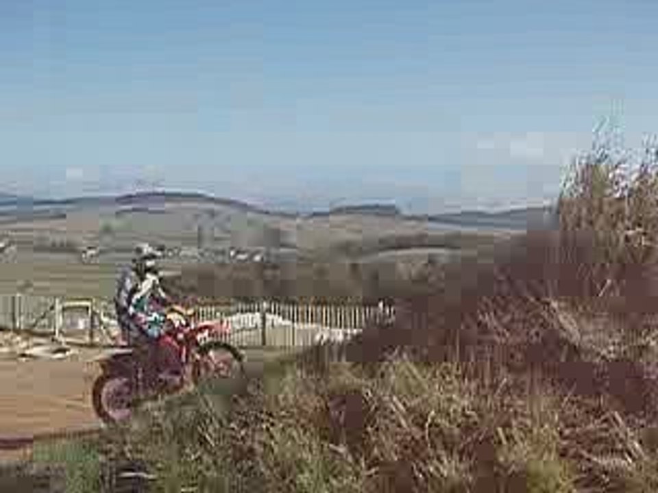 moi ki fert un saut d'une sable  ac mon 125sx