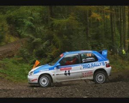 Caméra embarquée au Cambrian rally (Fouques/Laborderie)