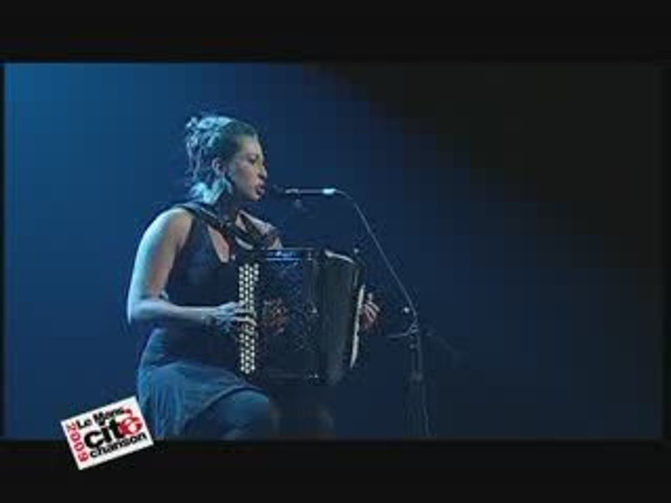 YOANNA (2ème Prix de la Chanson Francophone)