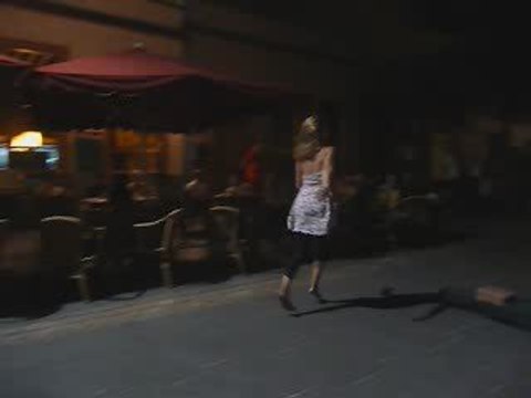 Crazy crazy L.O.V.E by french girl chanteuse-acrobate