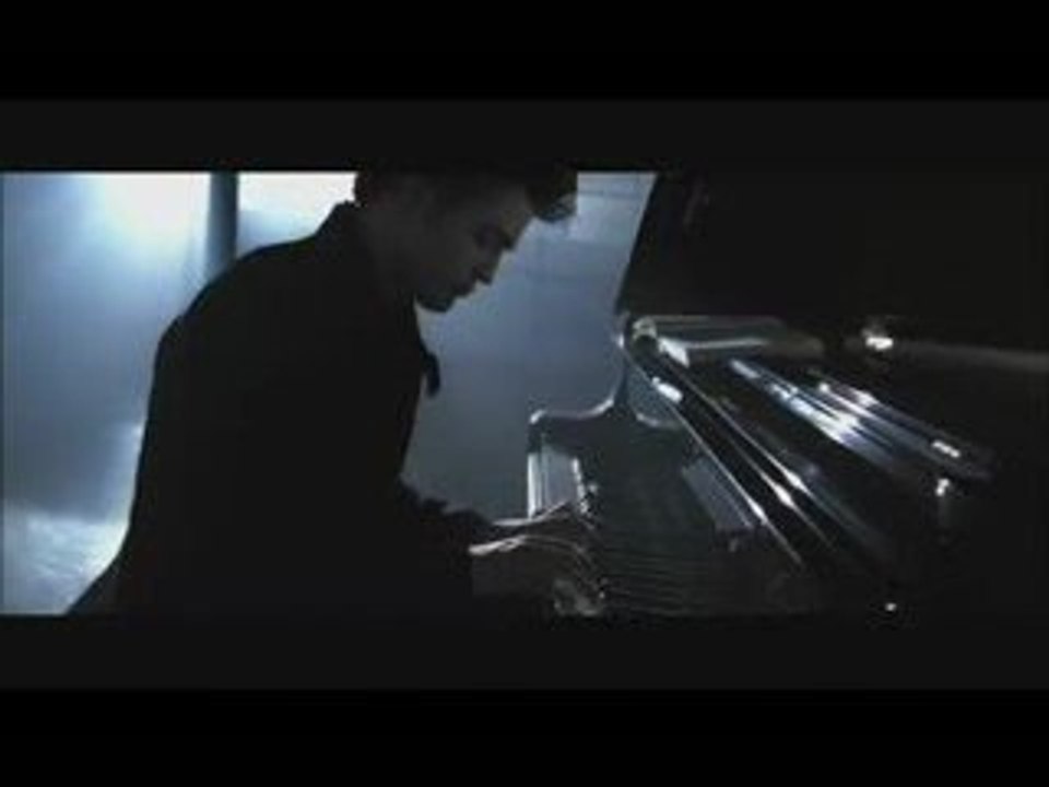 Twilight Deleted Scene - Edward and Piano