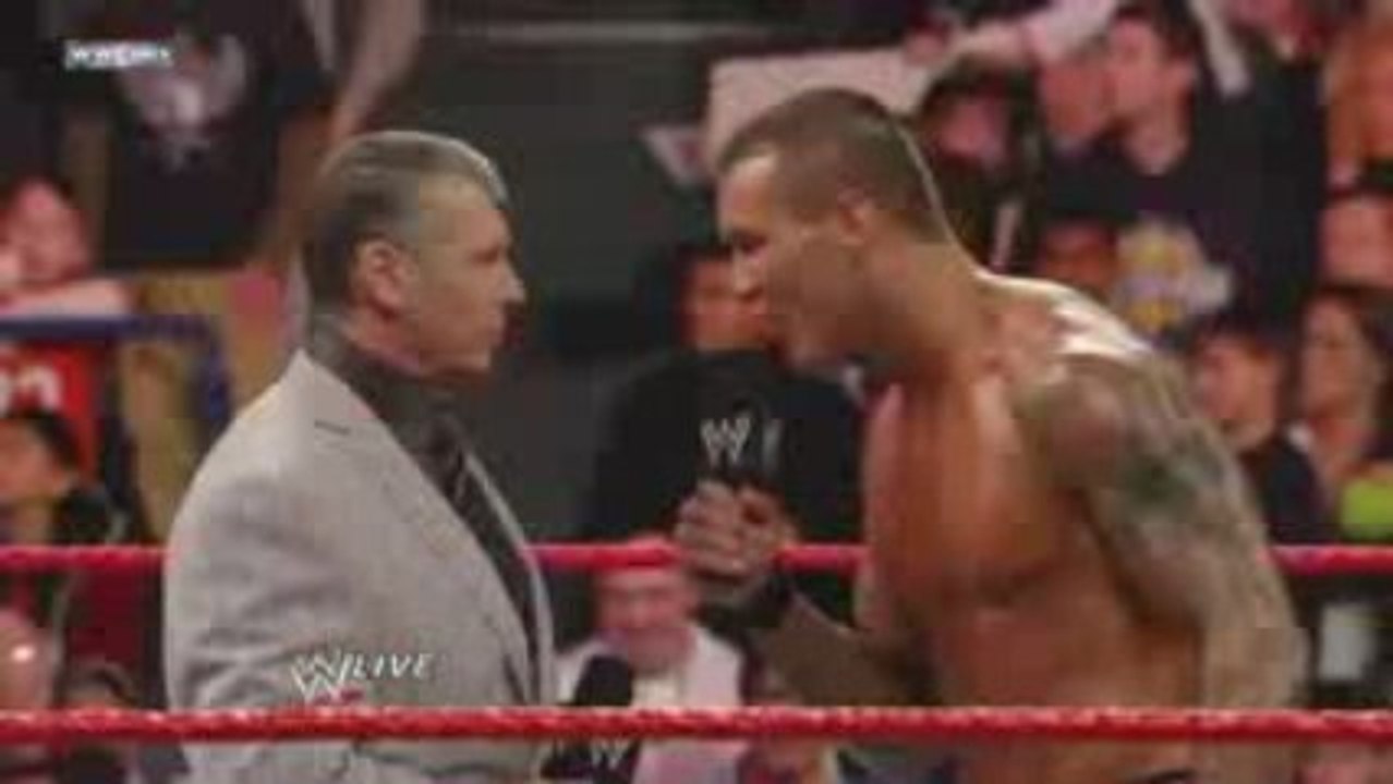Randy Orton Patea A Mr.Macmahon