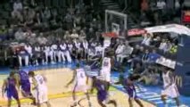 NBA Tyreke Evans throws a wonderful pass to Jason Thompson,
