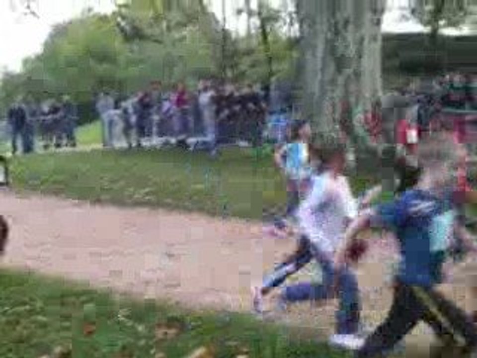 Tony Moulai au cross des écoles de Bourg-de-Péage