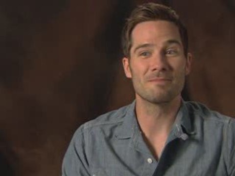 Brothers & Sisters 4.05 - Luke Macfarlane - Soundbyte 01