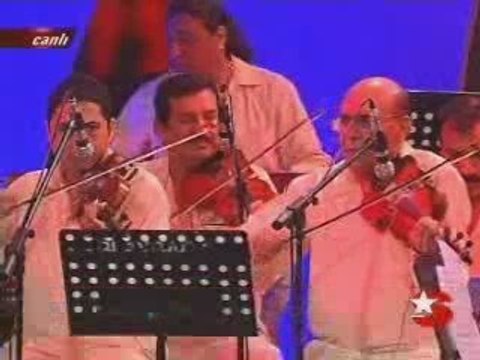 Baha Kutupta Yaz Gibi (Yıldızların Altında)