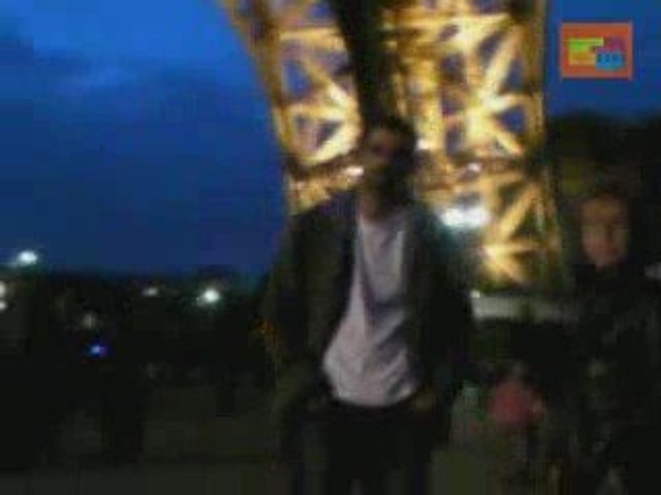 Freeze des rencontres Off Cyber-base 2009 à la tour Eiffel