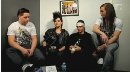 2009.10.23-Bill And Tom Kaulitz Talk About School Sucking