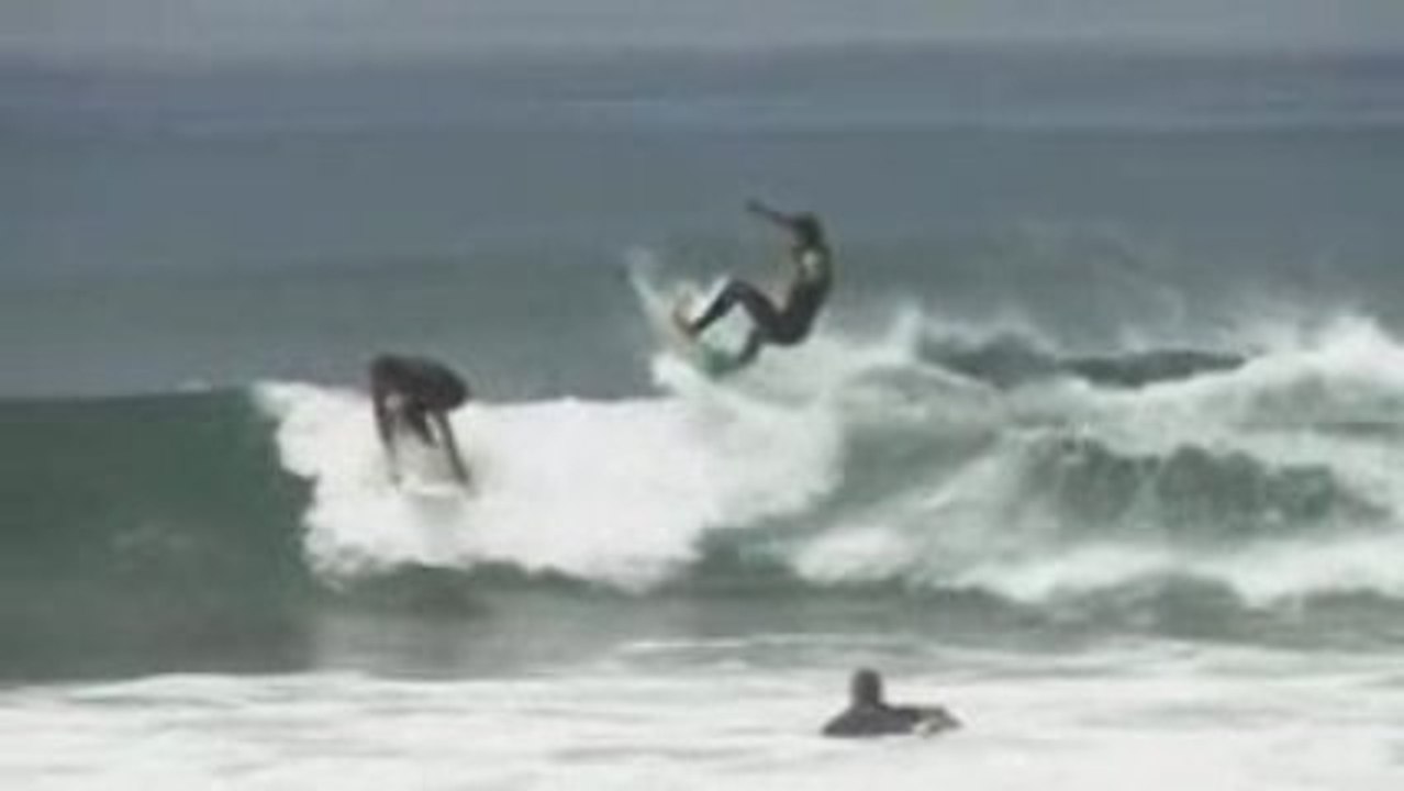 SURFING HARD