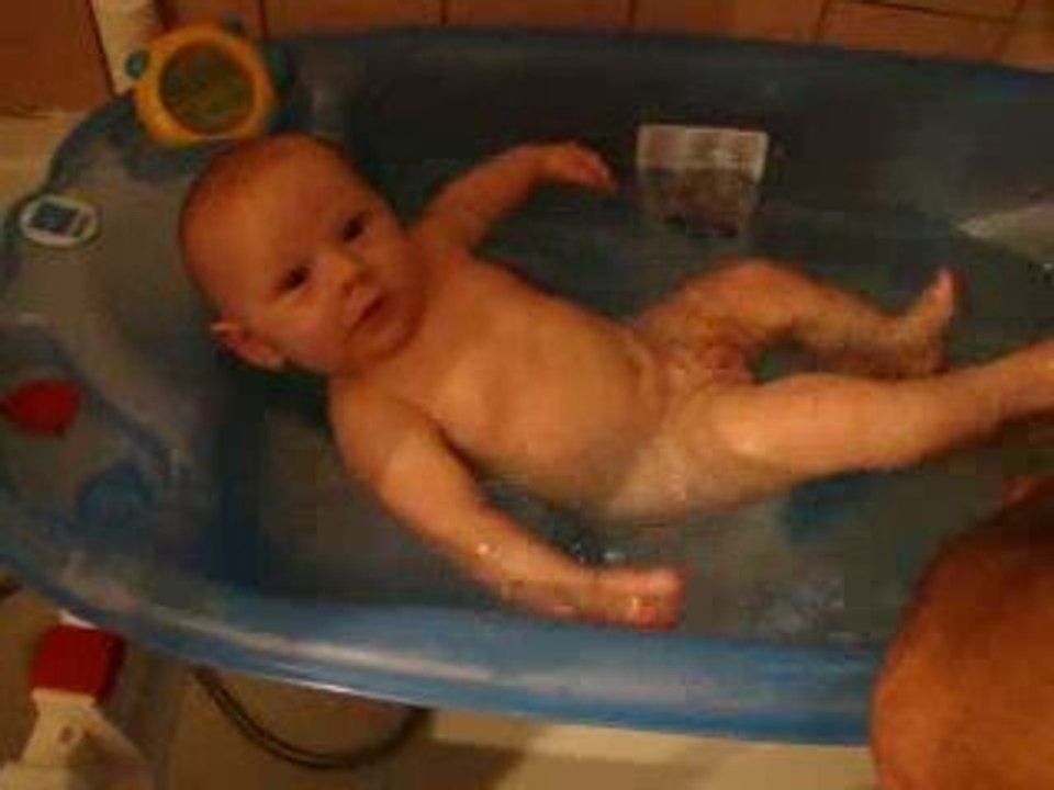 Dario dans son bain