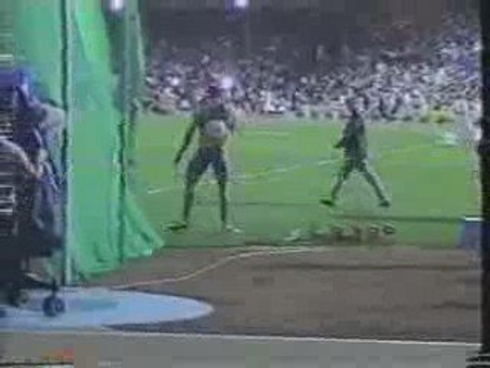 Athlé Meetings saison 2001 lancer disque vidéo amateur -3-