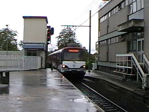 MS61 : Arrivée à la gare de Rueil Malmaison sur la ligne A du RER