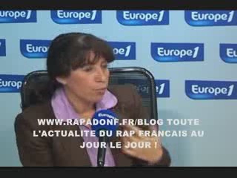 Fadela Amara: J'espère que demain Diam's enlèvera son voile