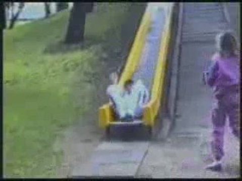 Como descer de um escorregador em 2 segundos obmolocvideos