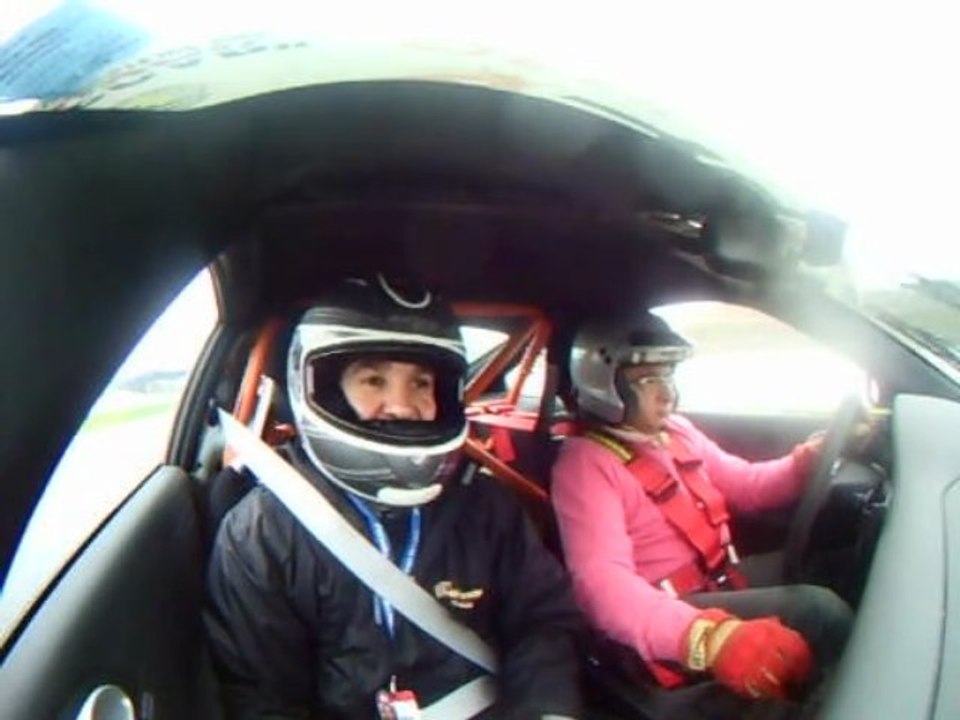 PATRICE SOUS LA PLUIE A MAGNY COURS EN 997 GT3 RS