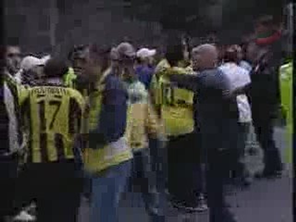 KFY - 25.10.2009 | Maç Öncesi Galatasaraylıları Karşılama