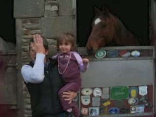 Il fait des drôles de bruit ce grand cheval!!