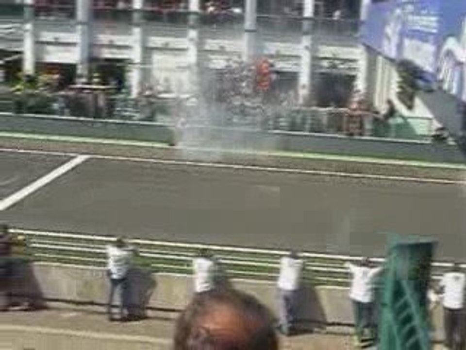 73ème Bol d'Or en 2009 Arrivée + burns des pilotes