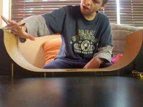 apprendre le finger skate sur rampe