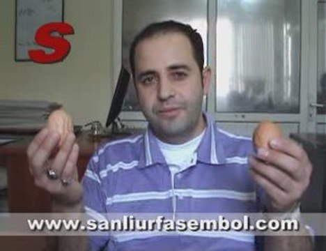 YUMURTA İLE DOMATES ÜZERİNDE ALLAH YAZISI