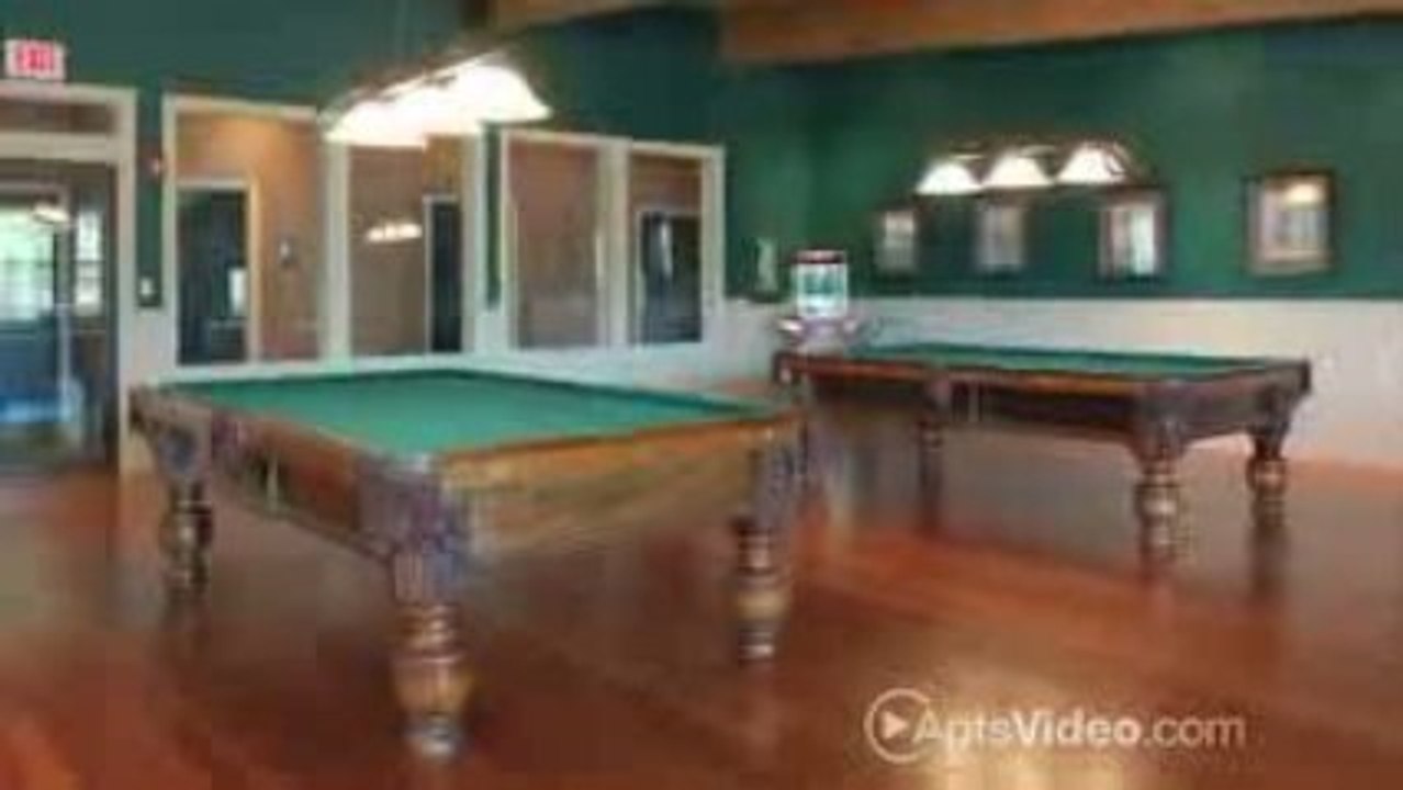 Barrington Lakes Apartments in Hoffman Estates, IL