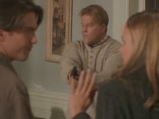 Sydney Fox, 1.11 L'affaire de la couronne 1 sur 3