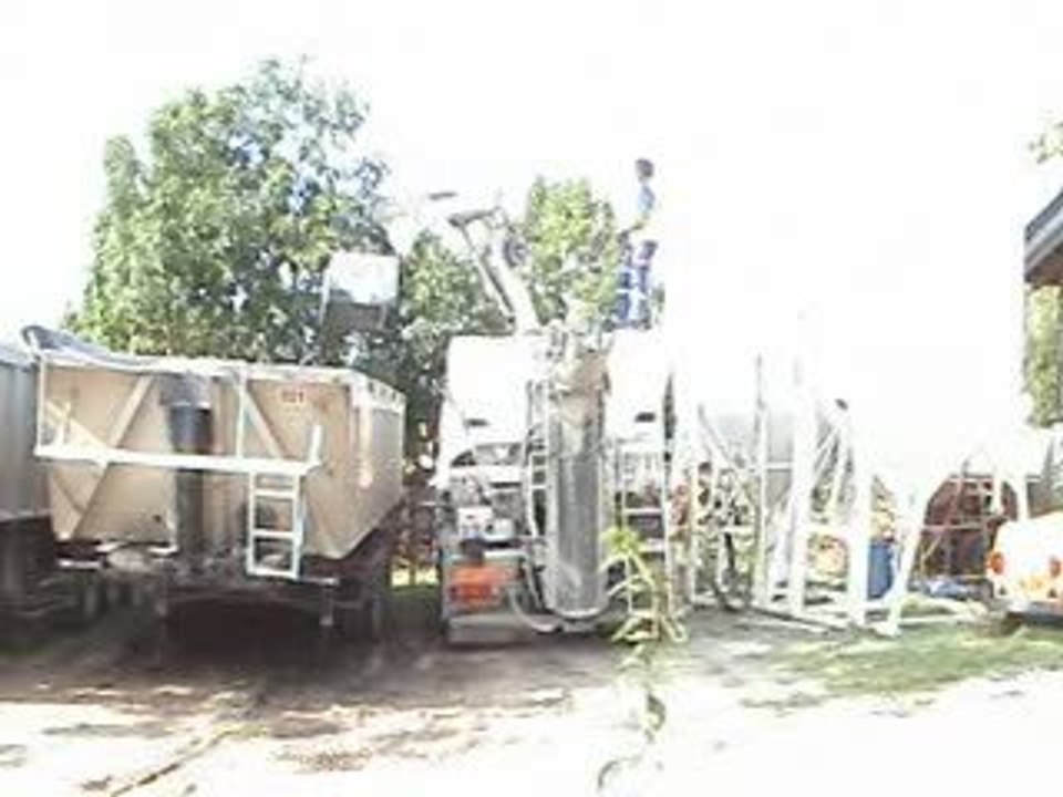 Ravitaillement du malaxeur Reimer : ciment - eau - agrégats