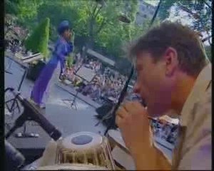 Huong Thanh & Nguyen Le - Fragile Beauty