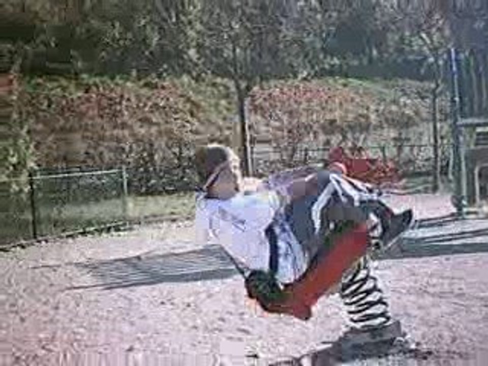 quentin au parc de jeux xD  2