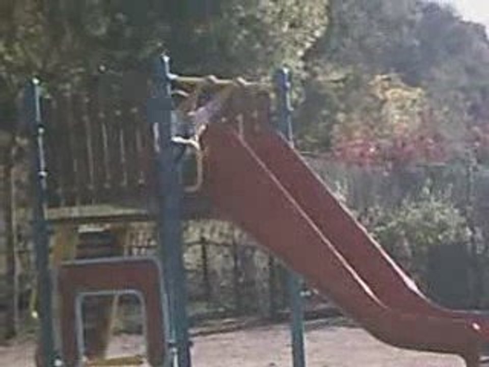 quentin au parc de jeux xD  3