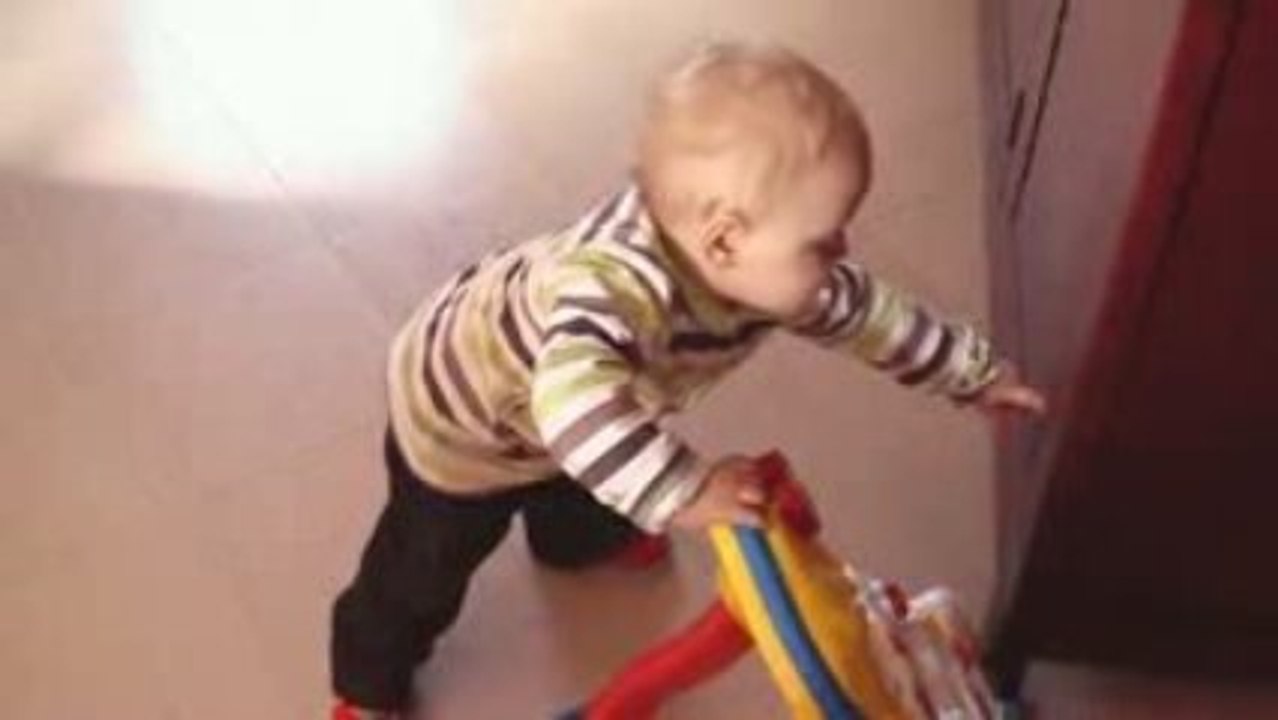 les premiers pas de soyan en pousse pousse