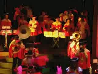Marching-band Quercitain Théâtre-des-3-chênes 2009