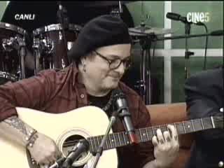 Harun Kolçak-Anladım (Canlı performans)