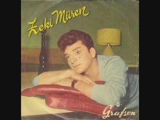 ZEKİ MÜREN - DÜNYA YANSA YORGANIM YOK İÇİNDE