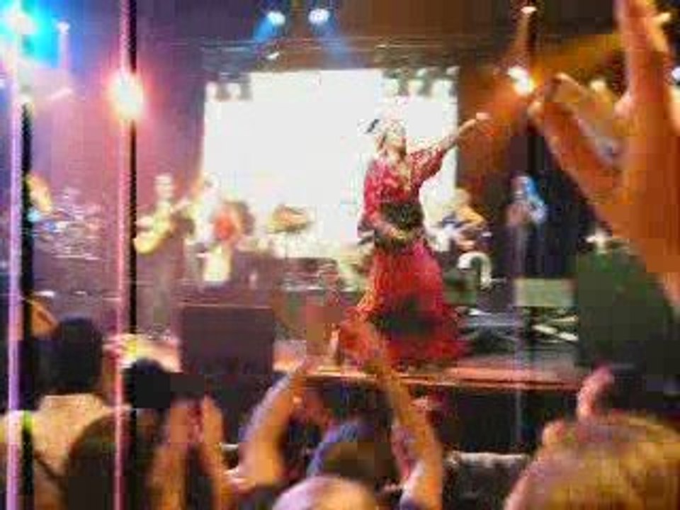 Ventilador R-80, Ojos de Brujo, en vivo desde Paris, 2009