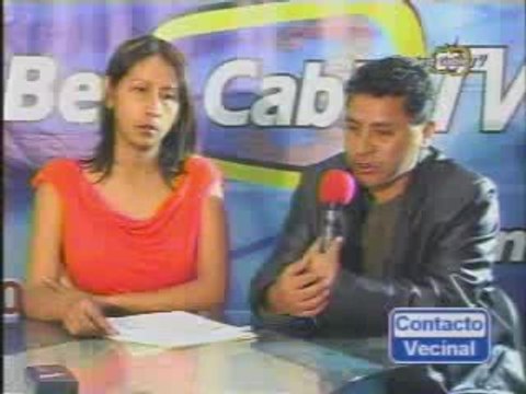 POLICÍA AGREDE A VECINOS EN PROTESTA CONTRA ALCALDE DE COMAS